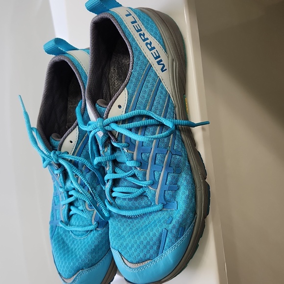 Merrell Running Shoes - Picture 2 of 5